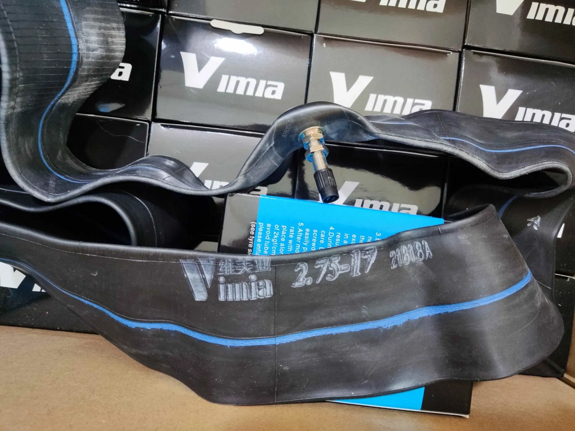 Камера мотоциклетная Butyl Tube 3.00-17 с клапаном Tr4