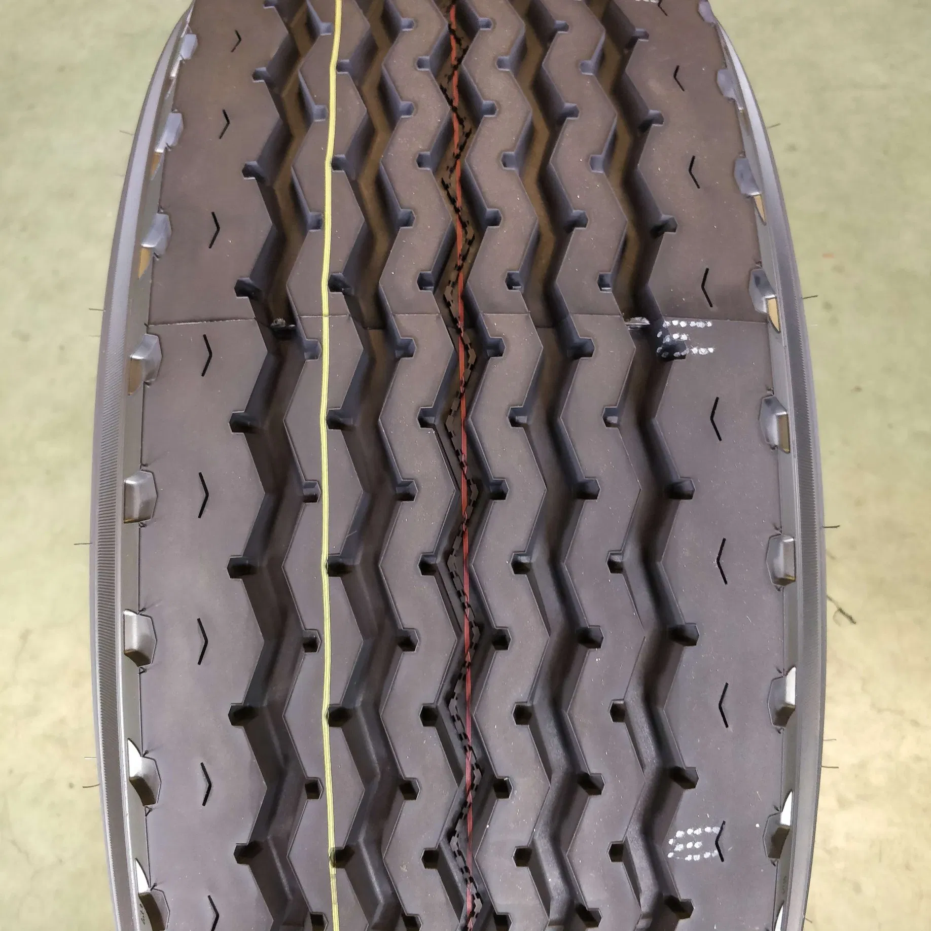 Wholesale China Cheap Price Radial Truck Tires 295/80r22.5 295 80r22.5 315/80r22.5 315 80 22.5 12r22.5 12 22.5 12.00r24 12 24 12.00r20 12r20