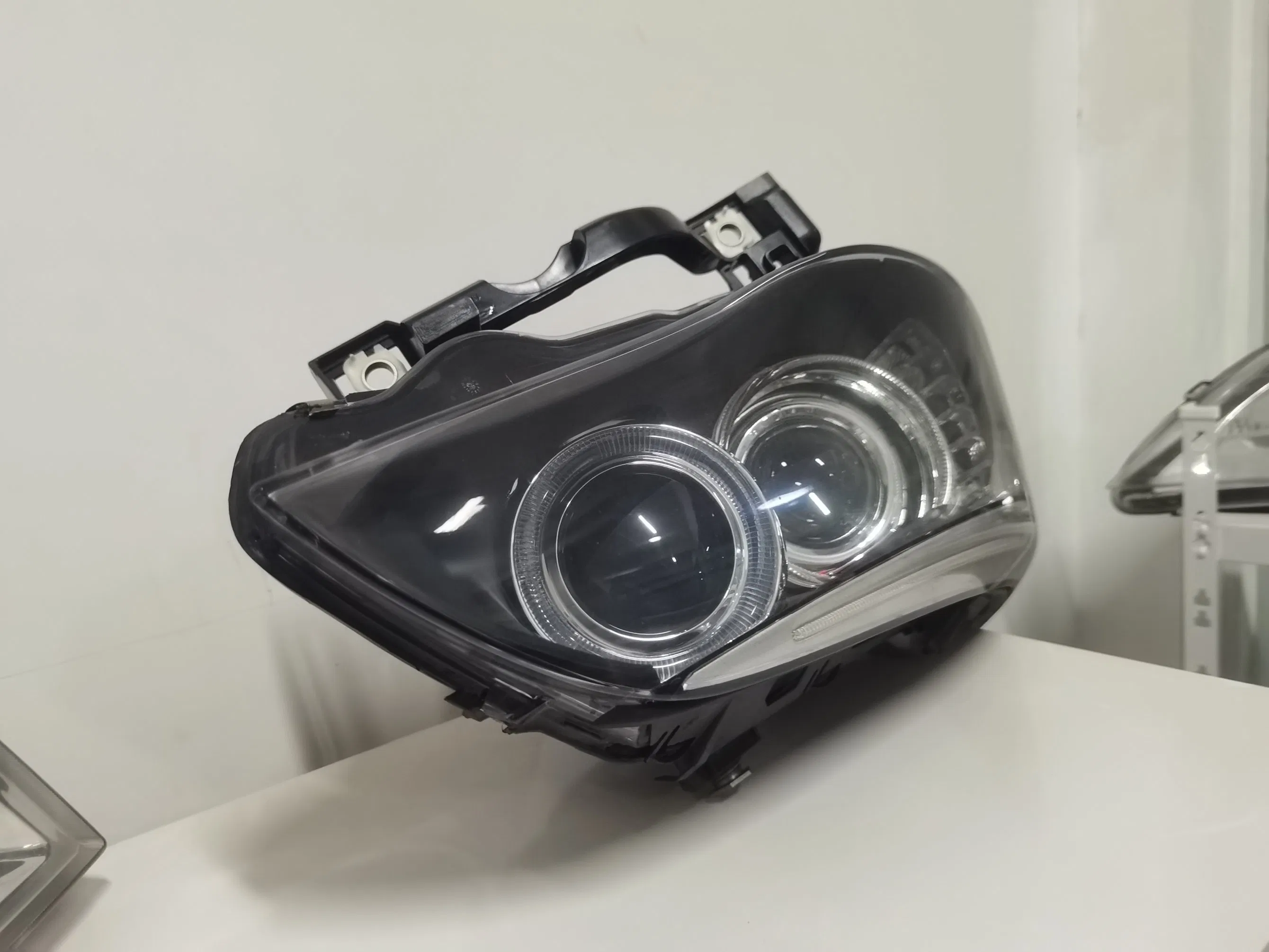 High-Quality Automotive Accessories - Car Headlight