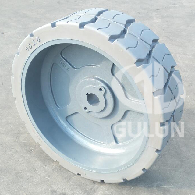 Polyurethane Flat Free & Solid Tire in Industry & Heavy Construction