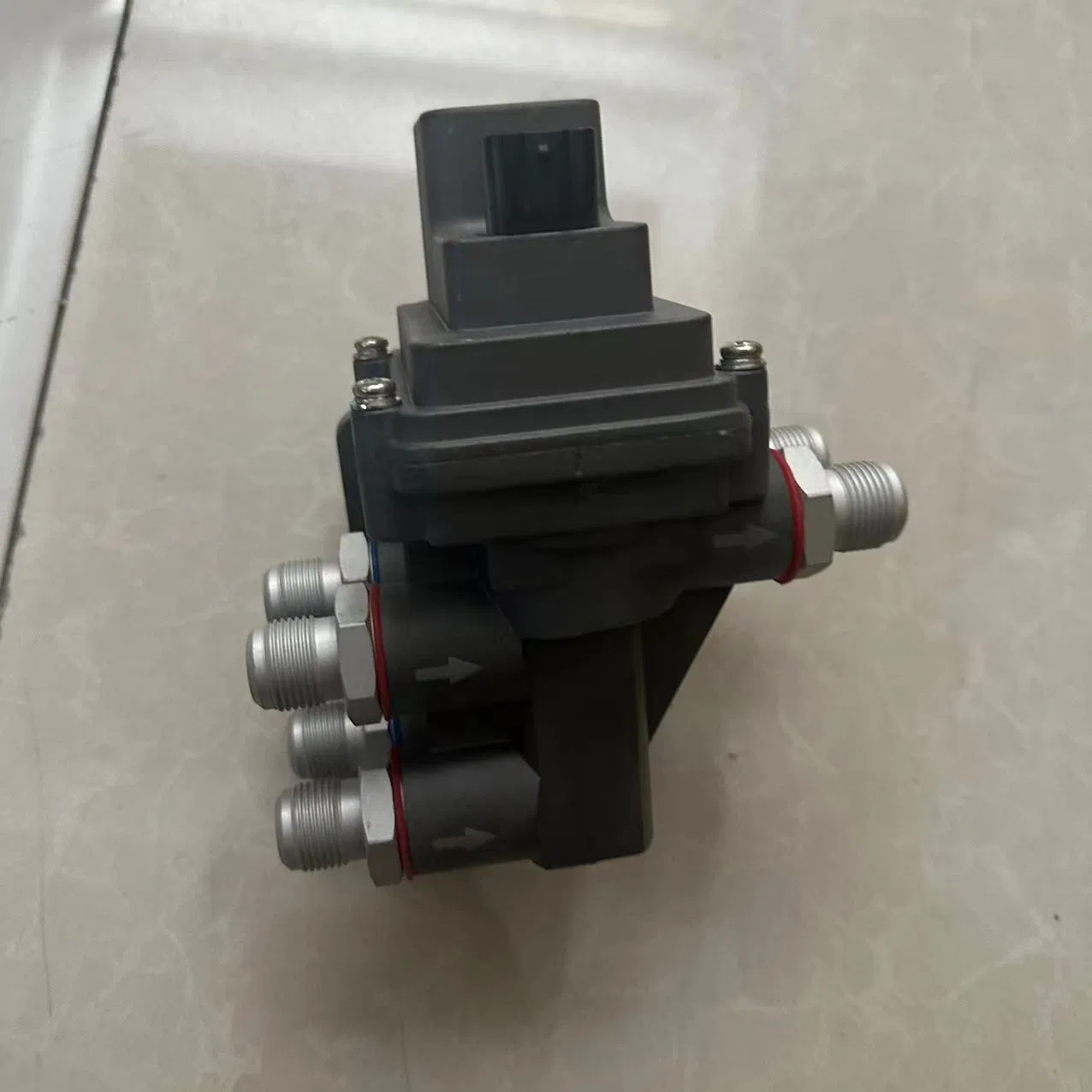 Shacman Automobile Ceramic Valve Core Fuel Conversion Valve with Delay 2190W-1104050