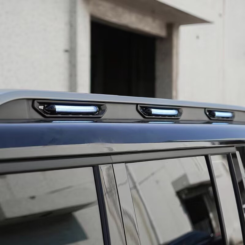 Декоративная планка с LED-подсветкой для багажника Chery Jetour Traveler T2