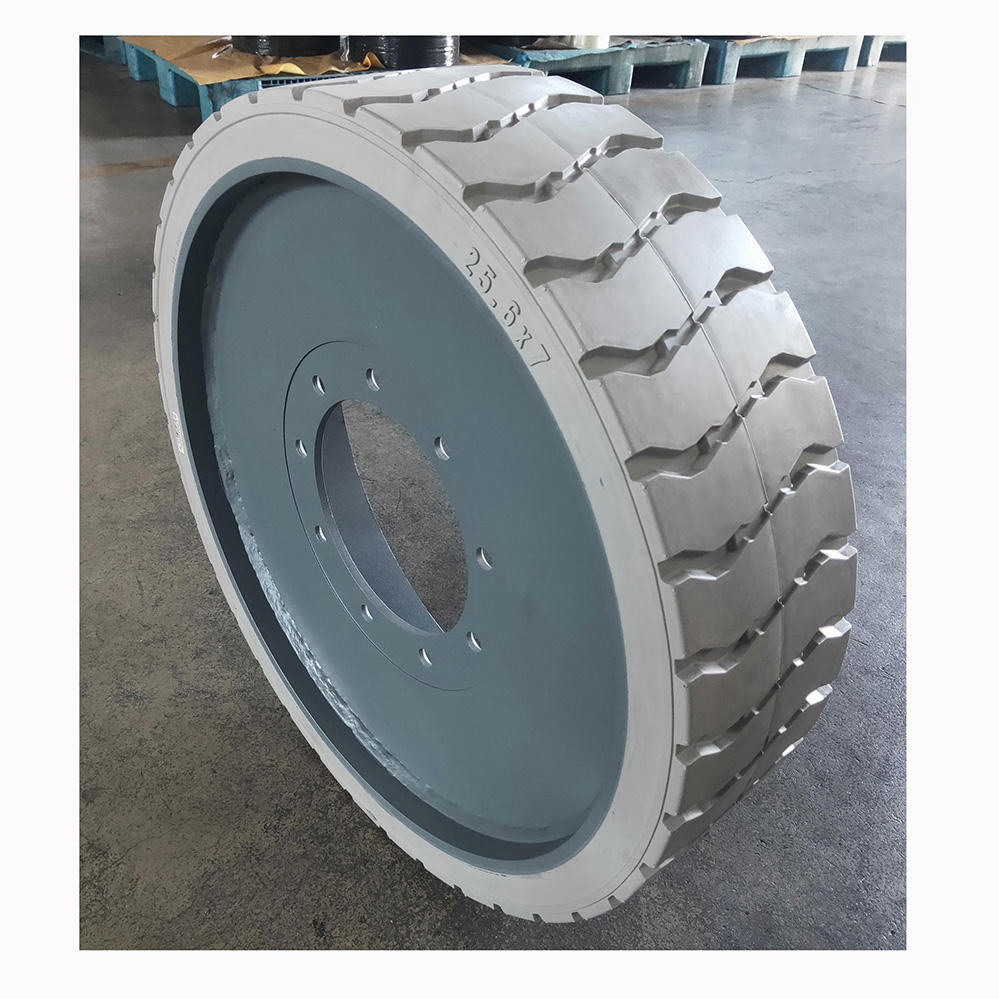 Цельная шина FB25.6x7 для спецтехники