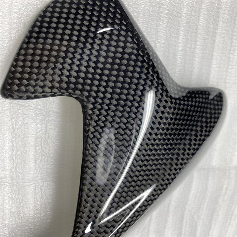 Боковые панели из карбона для Triumph Rocket III 2020-2022