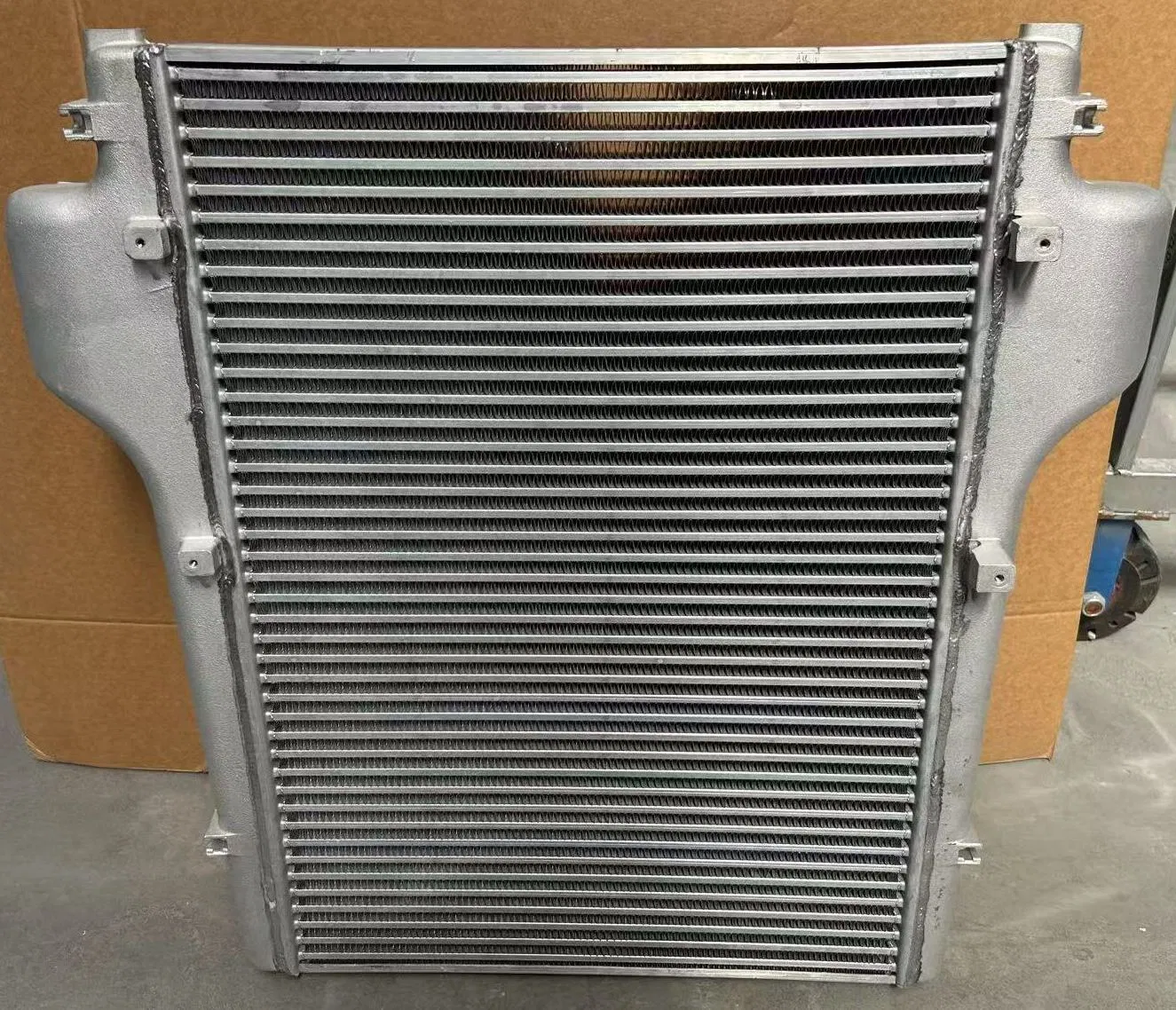 Интеркулер для грузовиков T45L1, алюминиевый