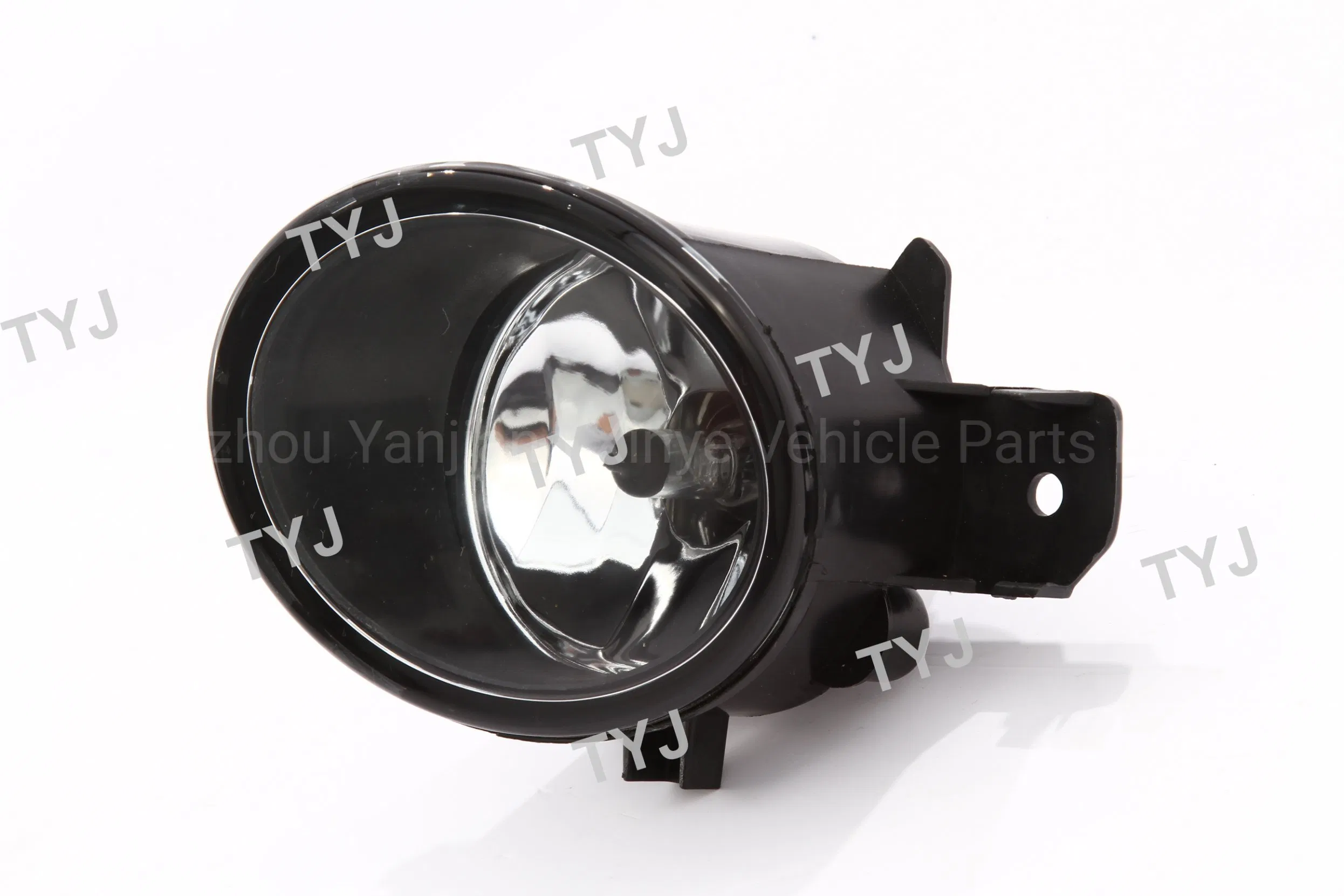 Фара противотуманная для Nissan Versa Note 2015