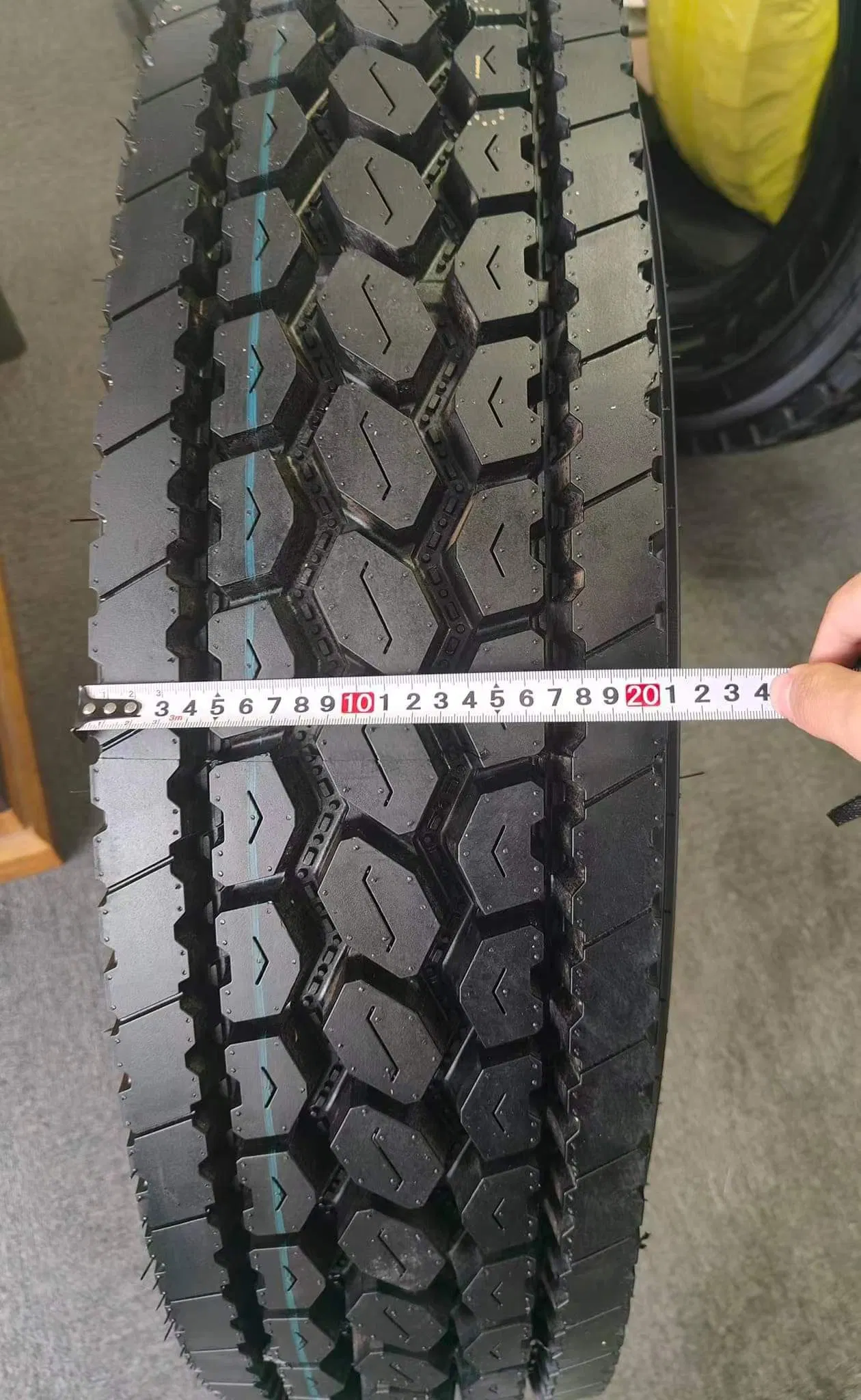 Safco Middle Quality with Cheap Price 315/80r22.5-18pr 11r22.5-18pr Manufacture in China