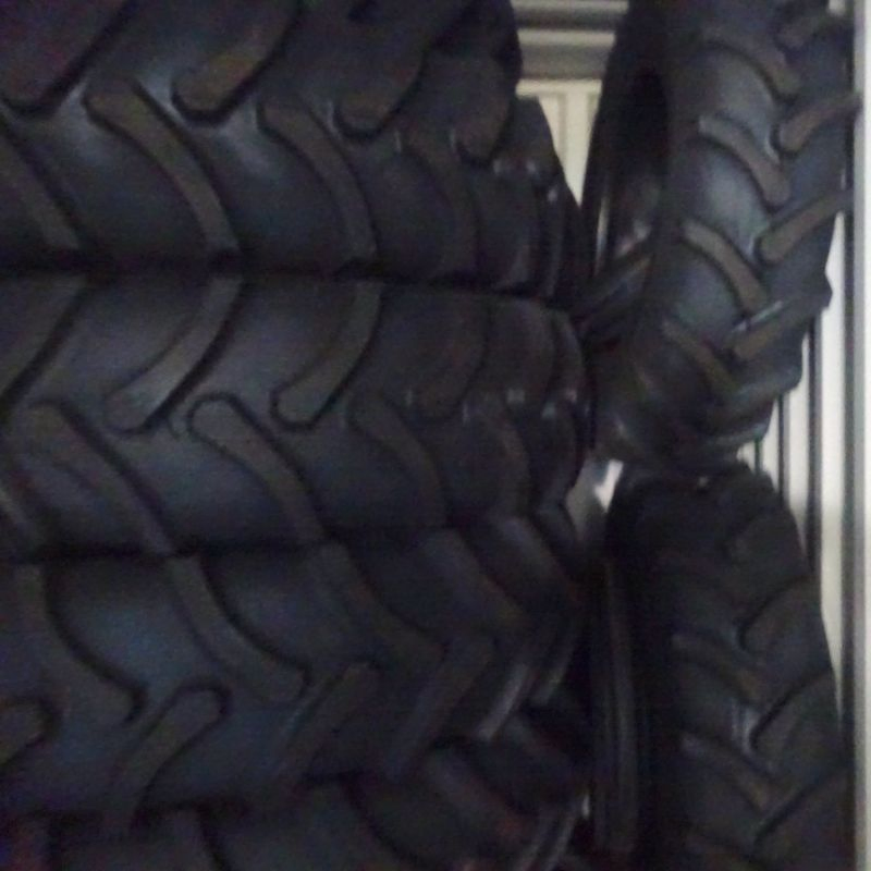 Radial and Bias Tractor/Harvester/Implement/Flotation Tires Agriculture Tyres R-1 F-1 F2 I3 R2 (16.9-24 11.2-24 18.4-30 18.4-34 18.4-38)