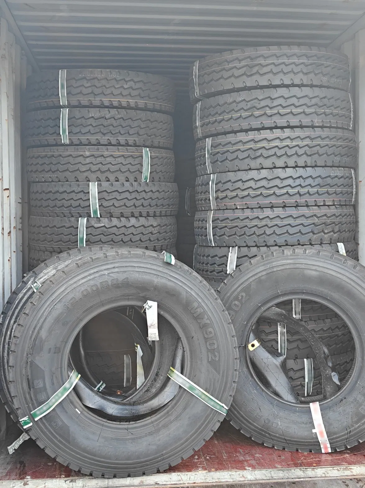 Heavy Duty Truck Tire Radial TBR Tyre 1000r20 1100r20 1200r20 10.00r20 11.00r20 12.00r20 Steel Radial Tire for Bus and Trailer Overloading.