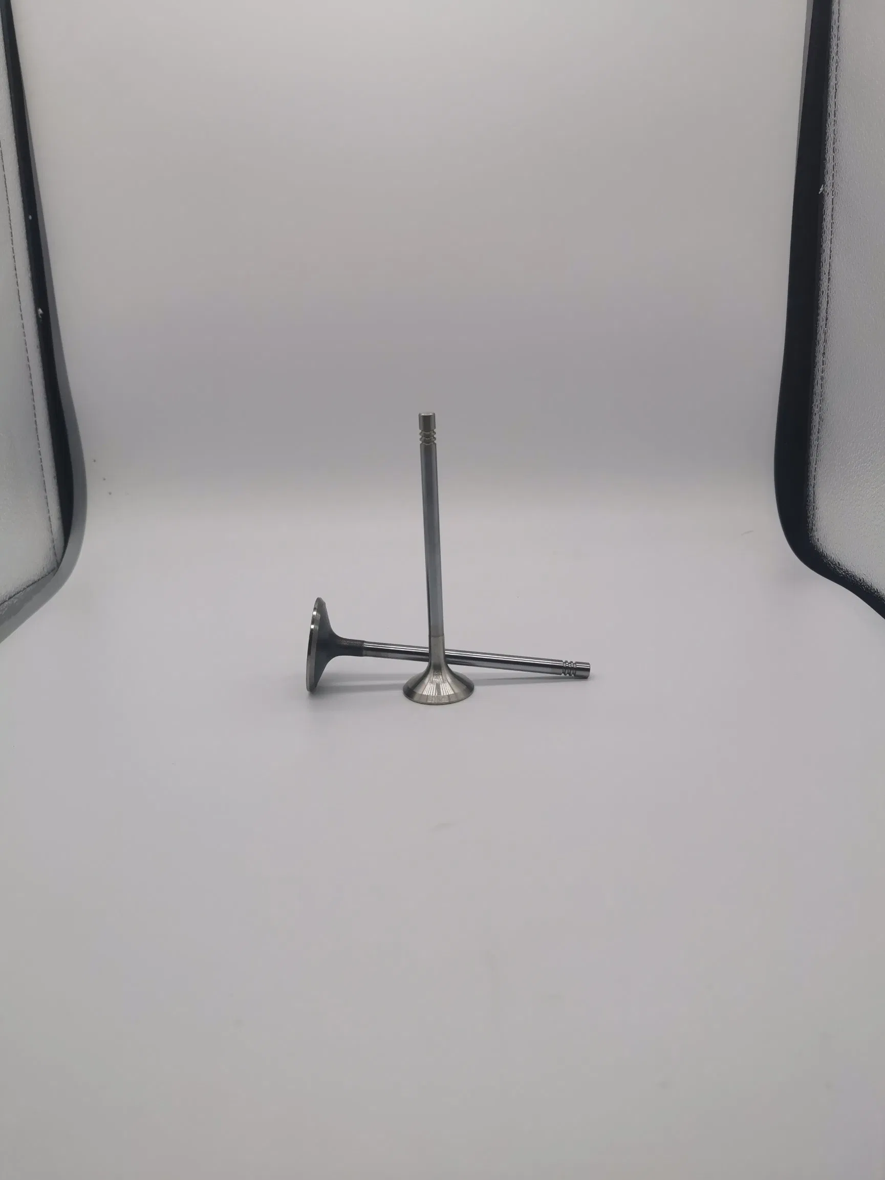 Впускные и выпускные клапаны двигателя Mercedes M272 M273