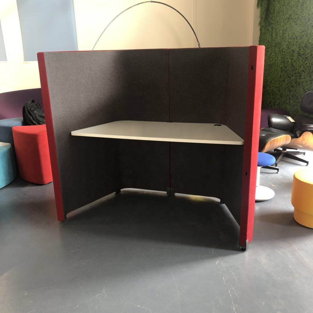 Modular Office Furniture: Modern Seating and Private Workstations