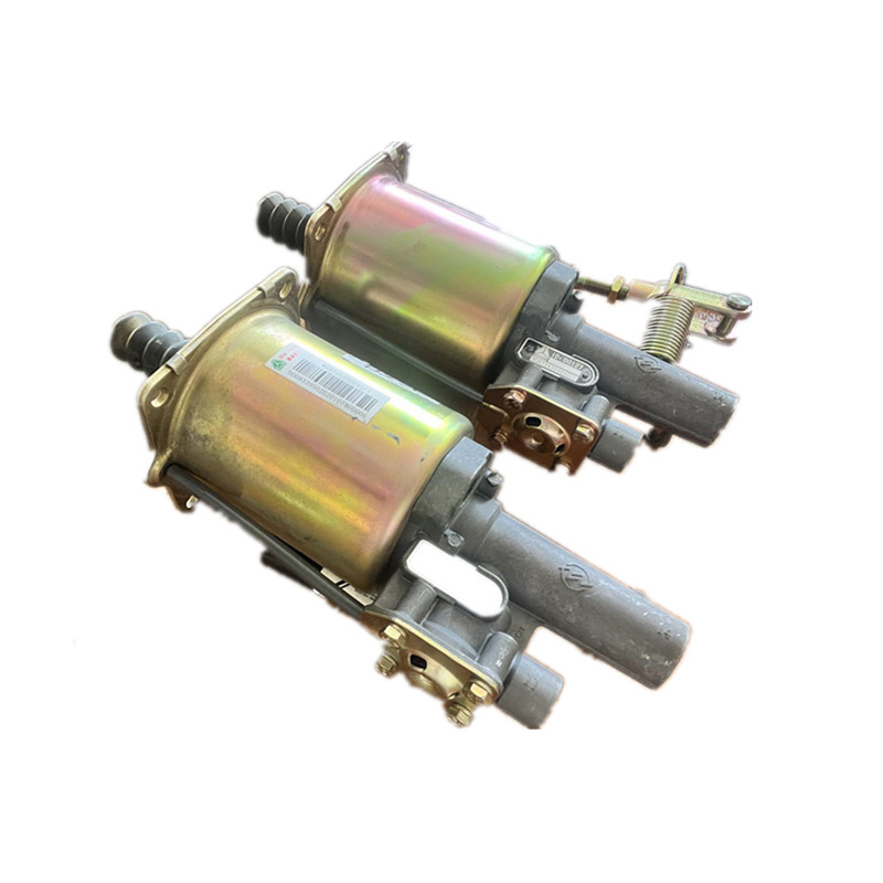 Главный цилиндр усилителя сцепления HOWO WG9725230045/1