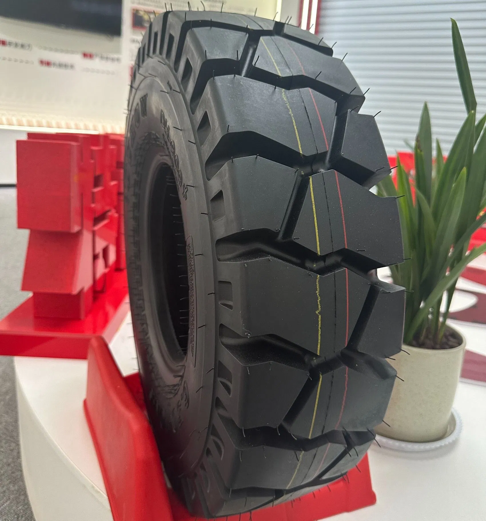 Пневматические шины для погрузчиков 5.00-8, 7.00-12, 8.25-15