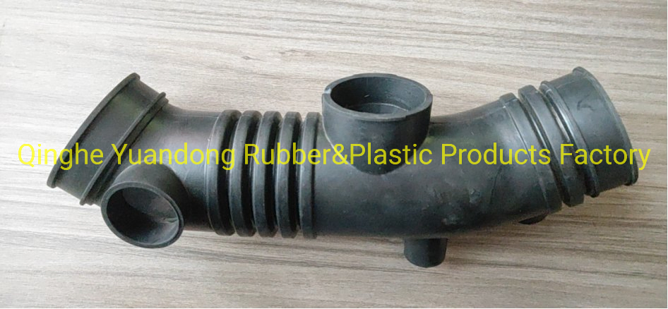 Воздушный патрубок Toyota Hilux 17881-54060