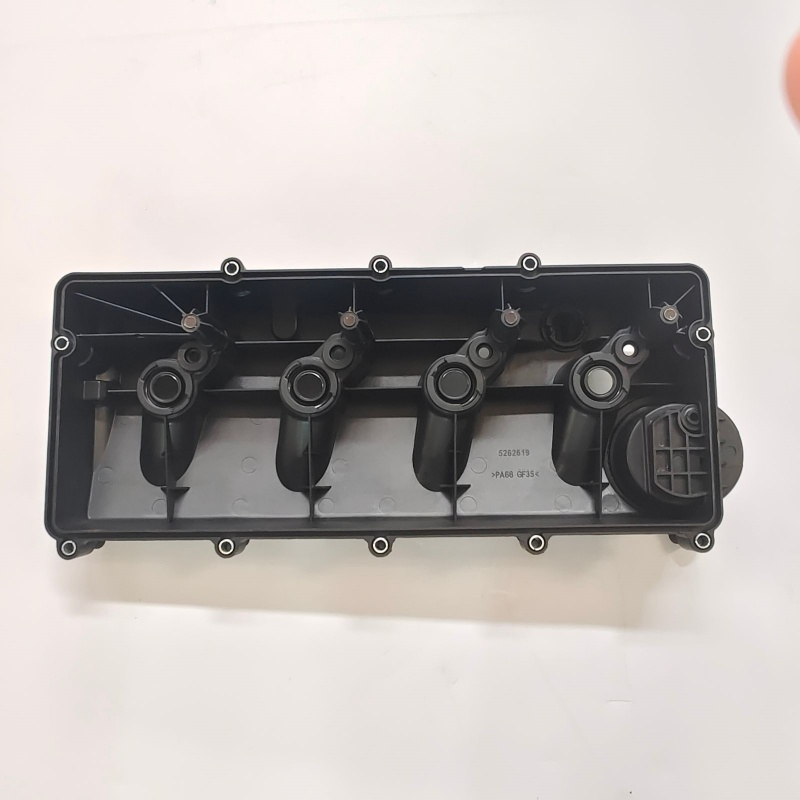 Крышка клапанной крышки двигателя Isf2.8 5262617