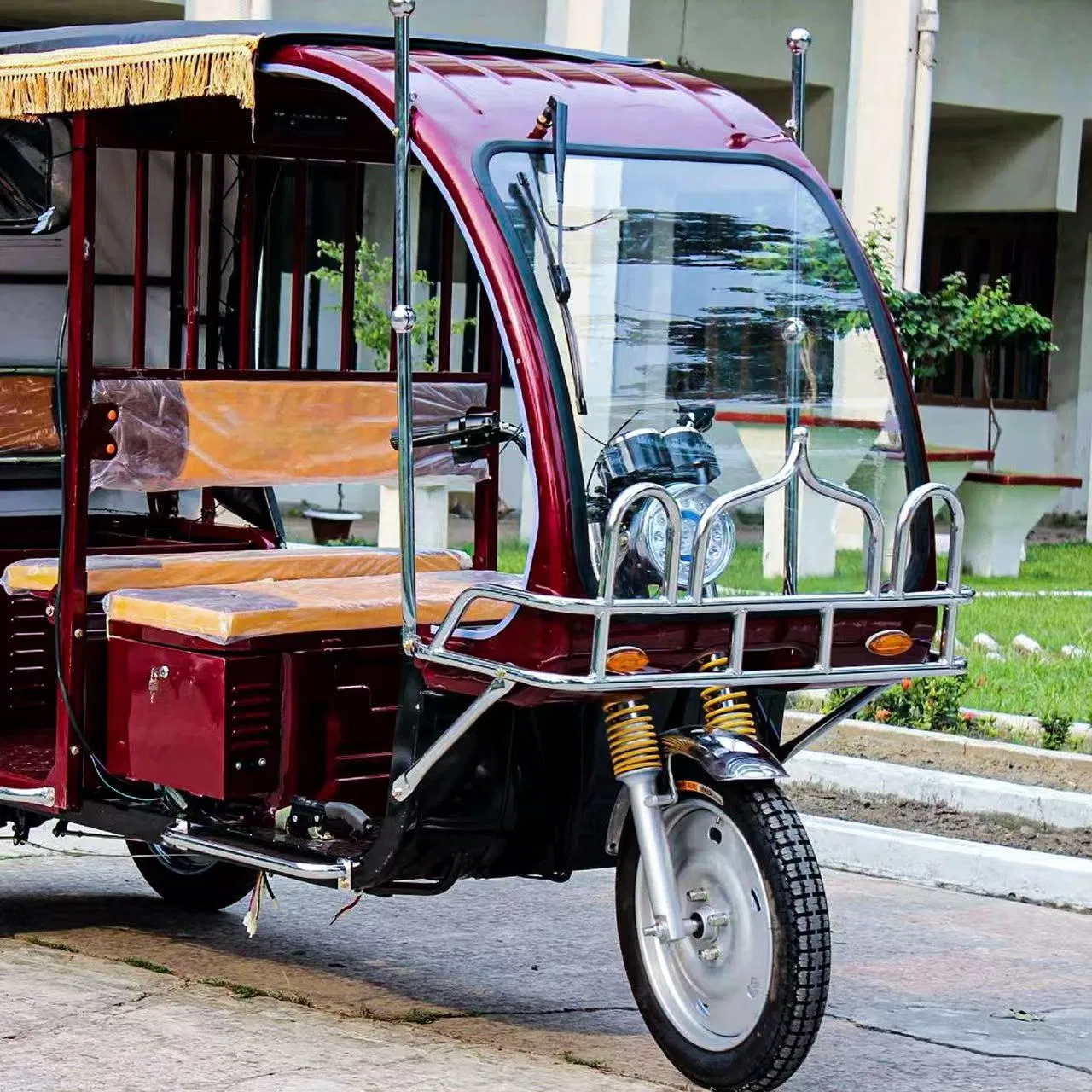 Bajaj Clear Windscreen Windshield Tempered Glass for Large Household Vehicle