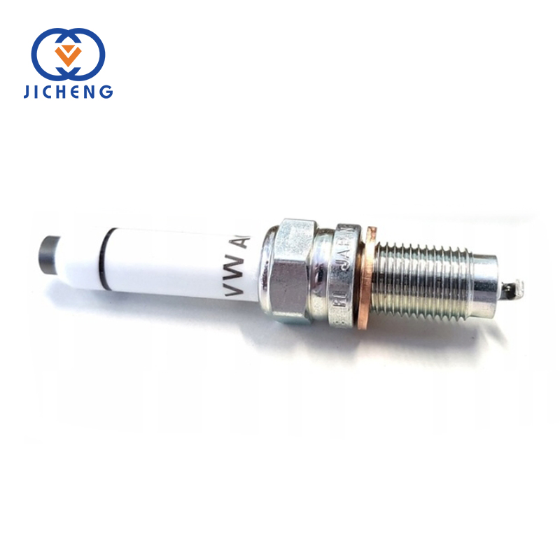 Свечи зажигания Audi A4 A6 A7 A8L Volkswagen Passat 06H905601A