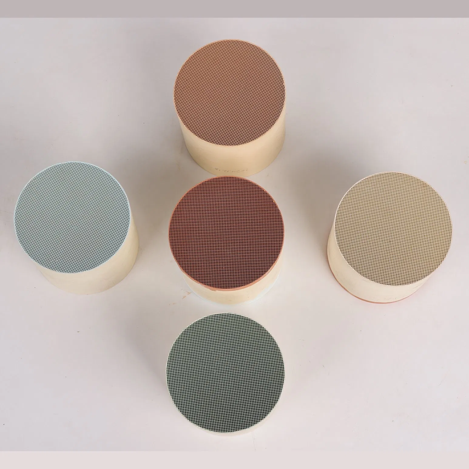 Керамическая сотовая подложка SCR катализатора из кордиерита