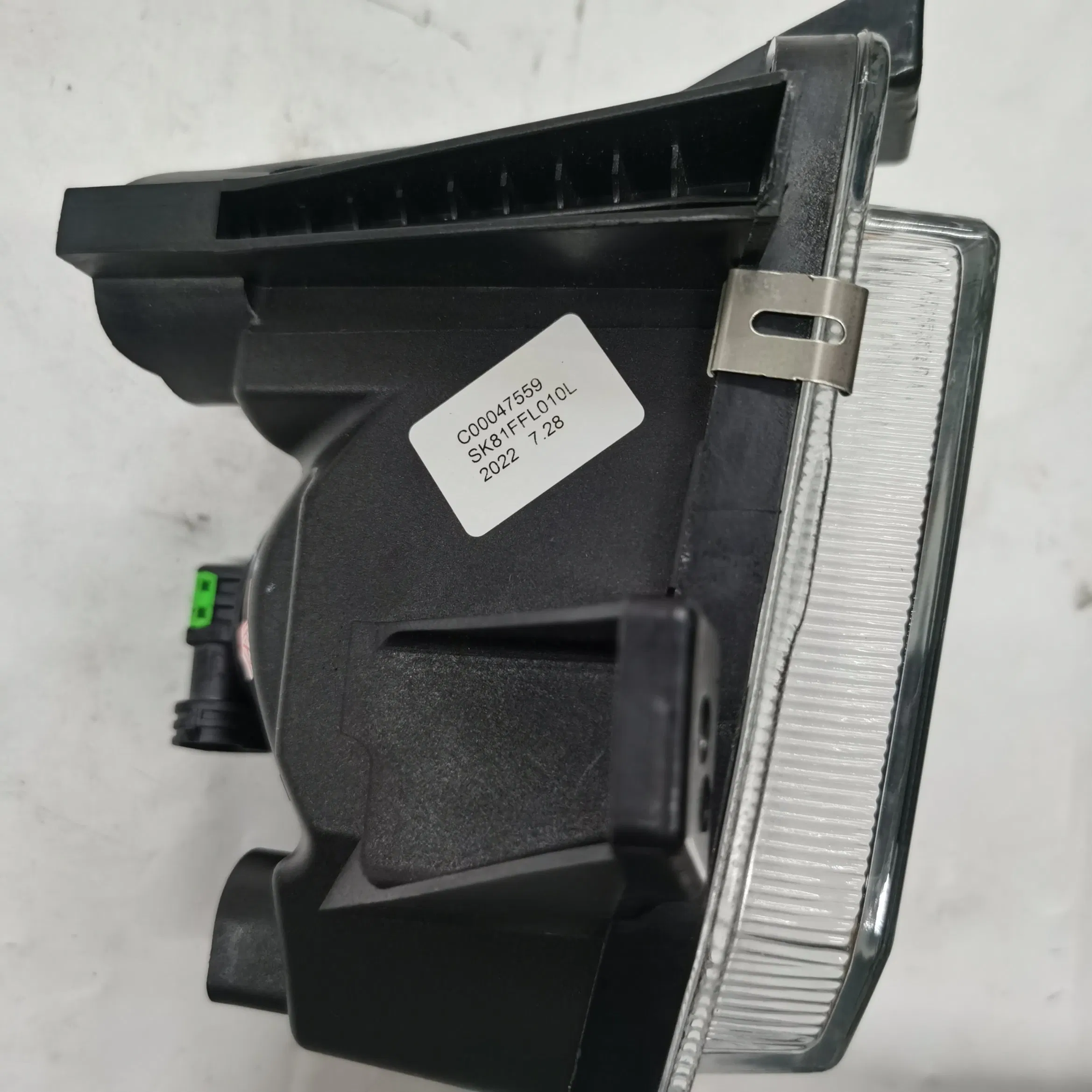 Противотуманная фара передняя Saic Maxus T60 C00047559 C00047560