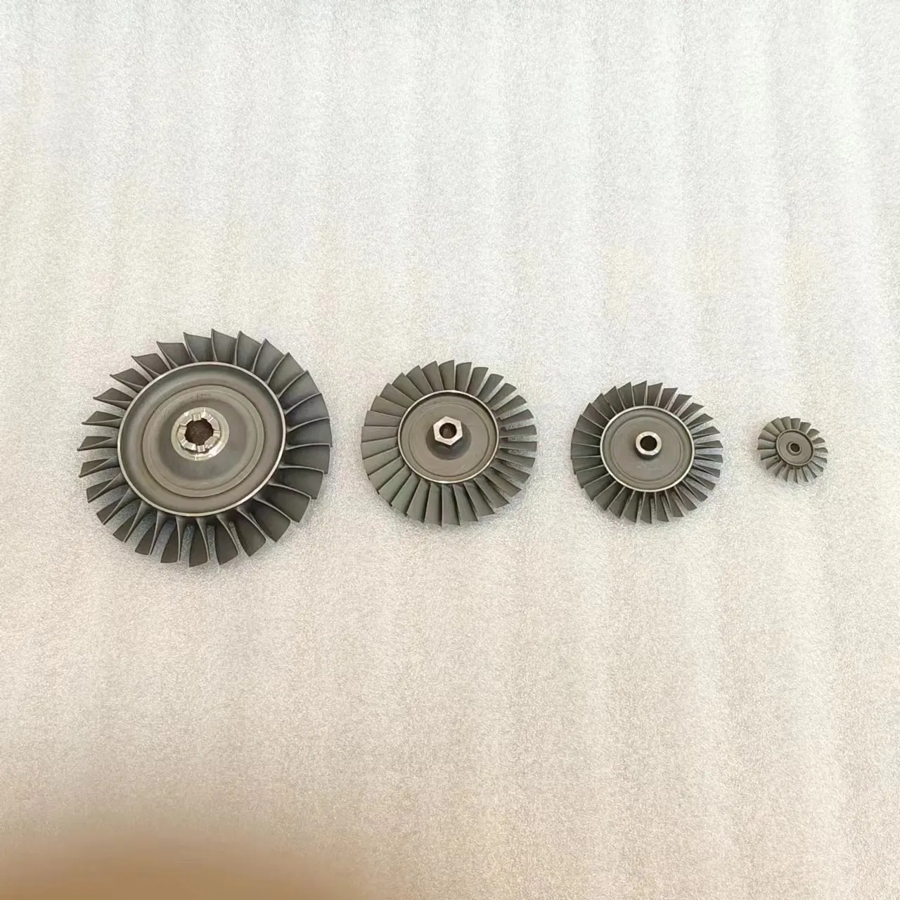 Колесо турбины турбокомпрессора из сплавов Incoloy и титана