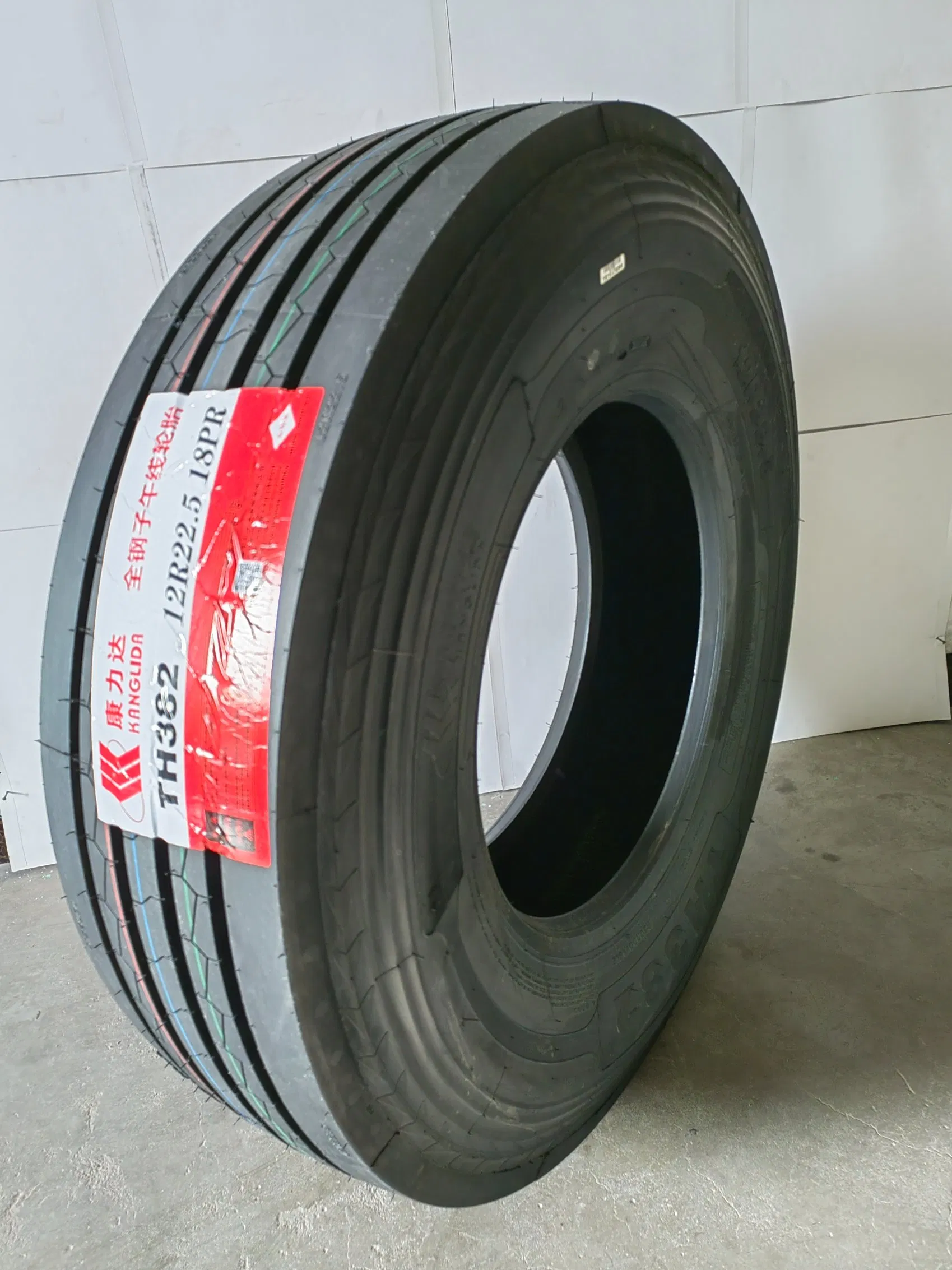 Грузовая шина 12R22.5 стальная радиальная 18PR