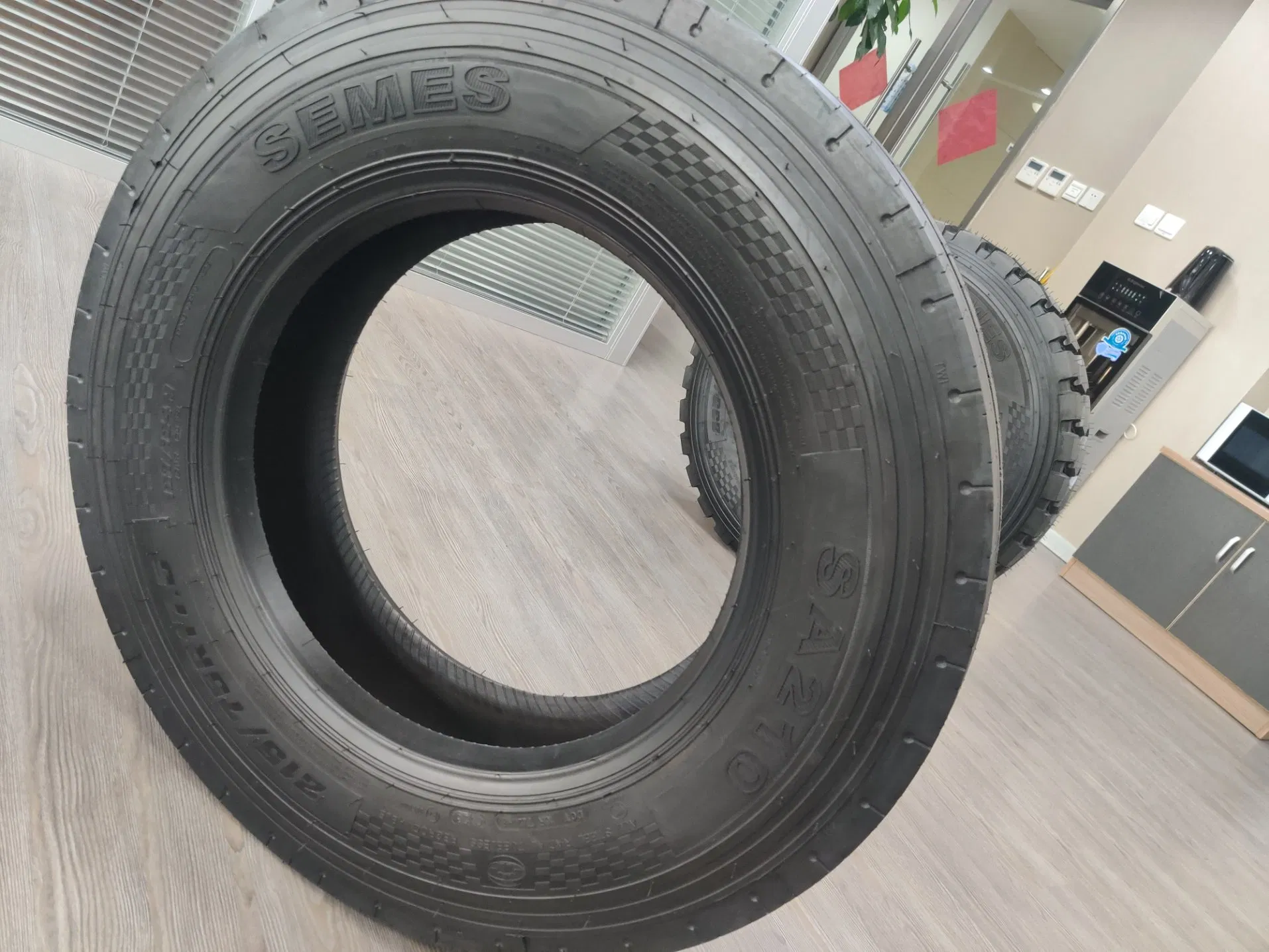 Стальная радиальная шина для грузовиков и автобусов