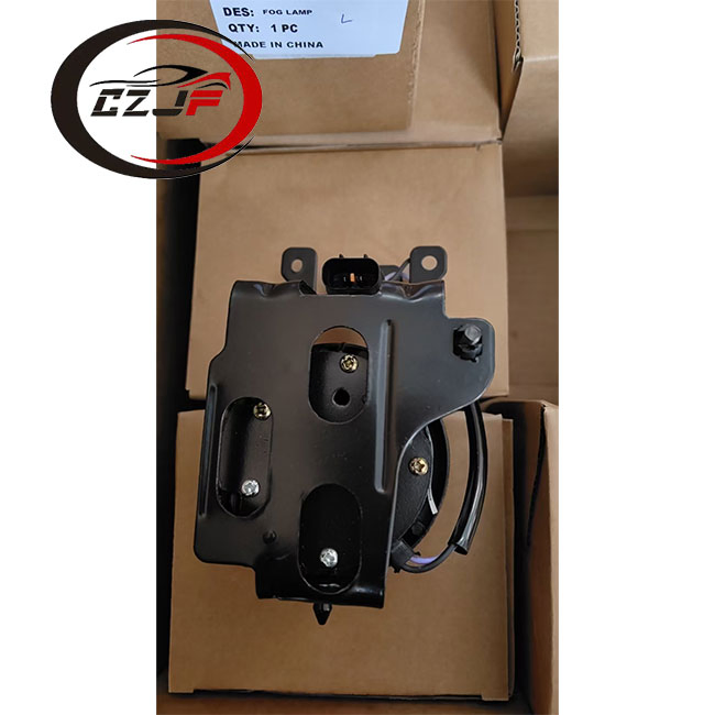 Противотуманная фара для Mitsubishi Nativa 2007 (MR496369)