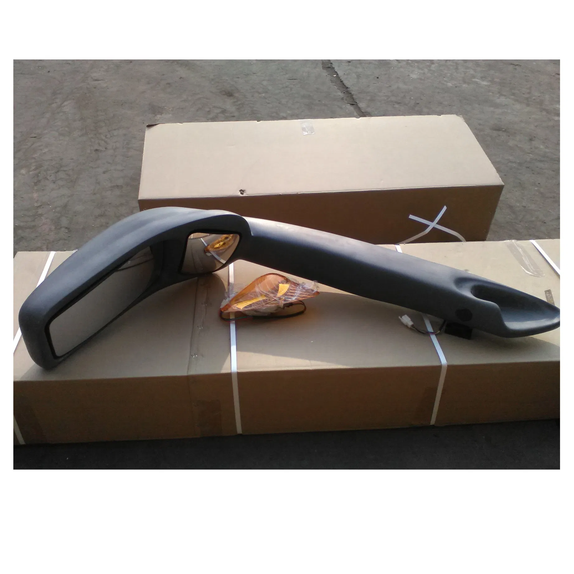 Bus Coach Accessories Bus Outside Rearview Mirror Side Mirror for Kinglong Higer Thailand with Light