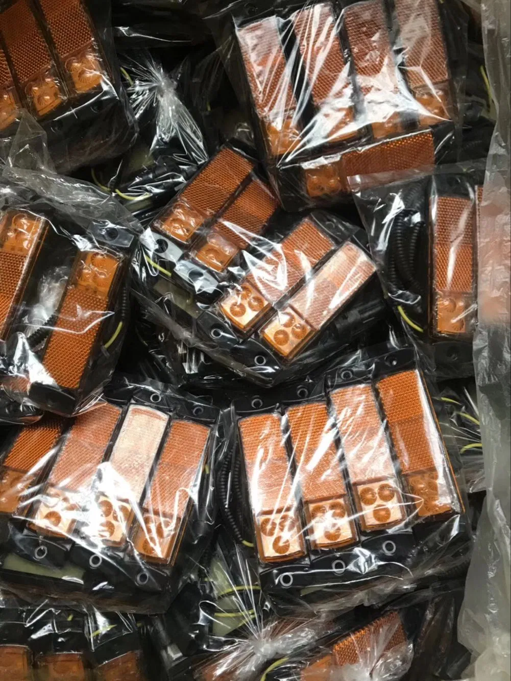 Габаритный светодиодный фонарь T-Bull Amber 12-24V