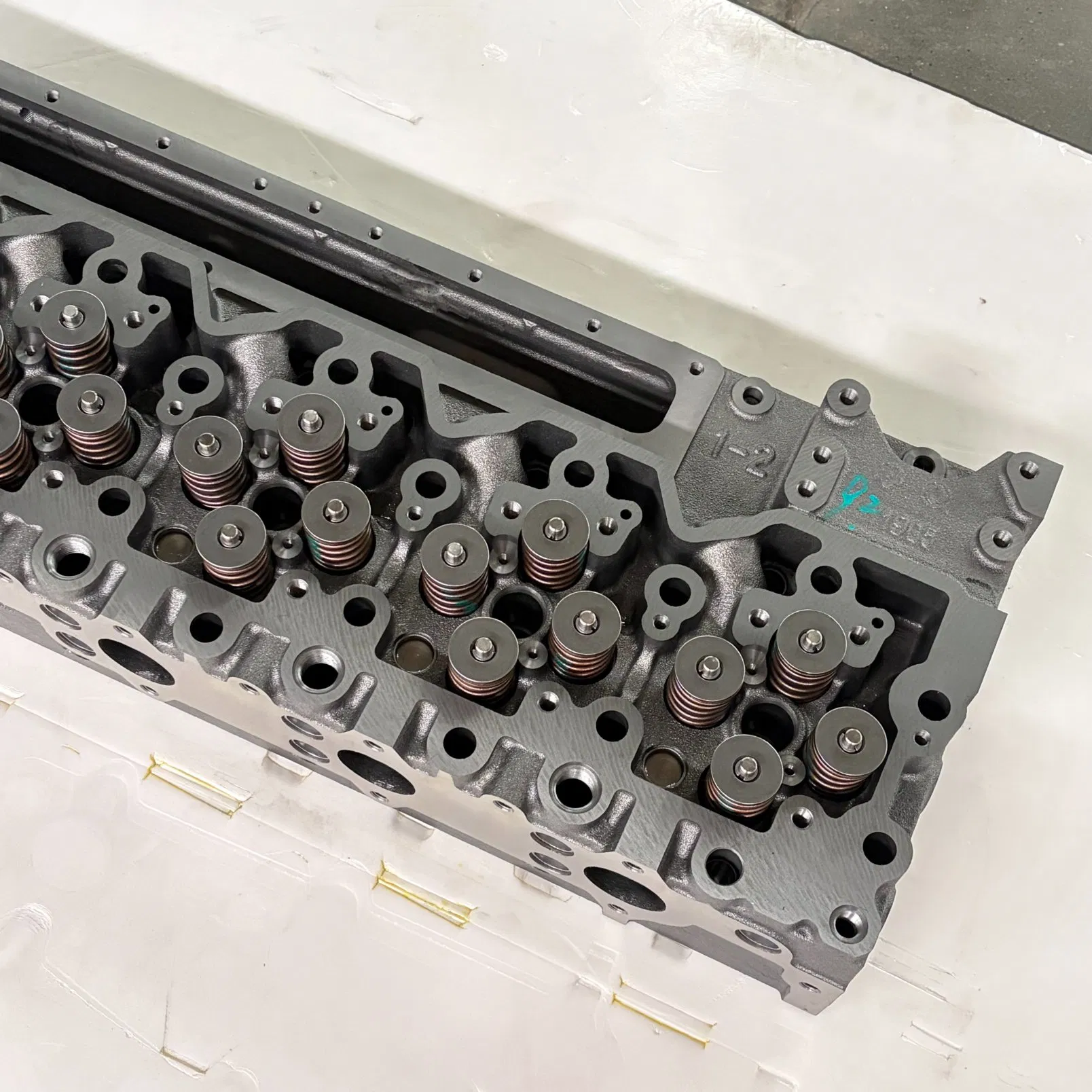 Головка блока цилиндров QSL9 5348479 для двигателей Cummins