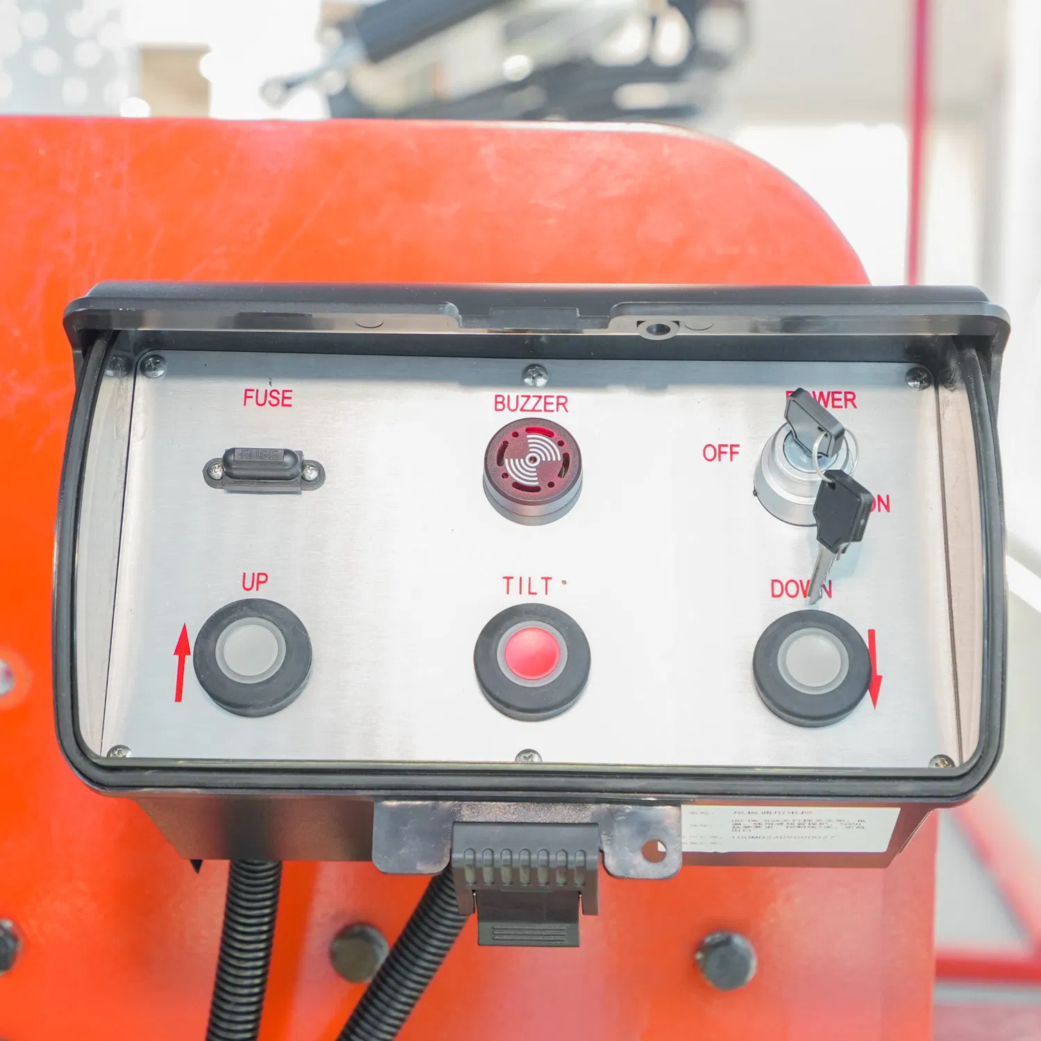 Cargo Truck with 3000kg Loading Unloading Aluminum Hydraulic Lift Tail Board