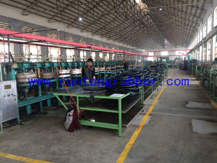 Камера мотоциклетная натуральный каучук 3.00-17, 3.00-18