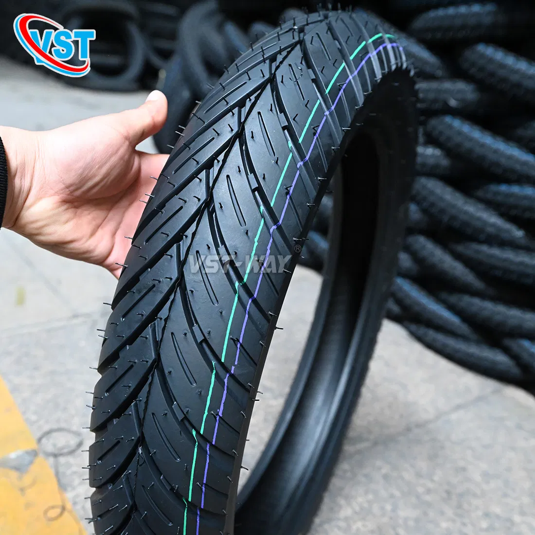 Мотошина MRF Design 100/90-17 бескамерная для Bajaj Pulsar 150, Honda CBF