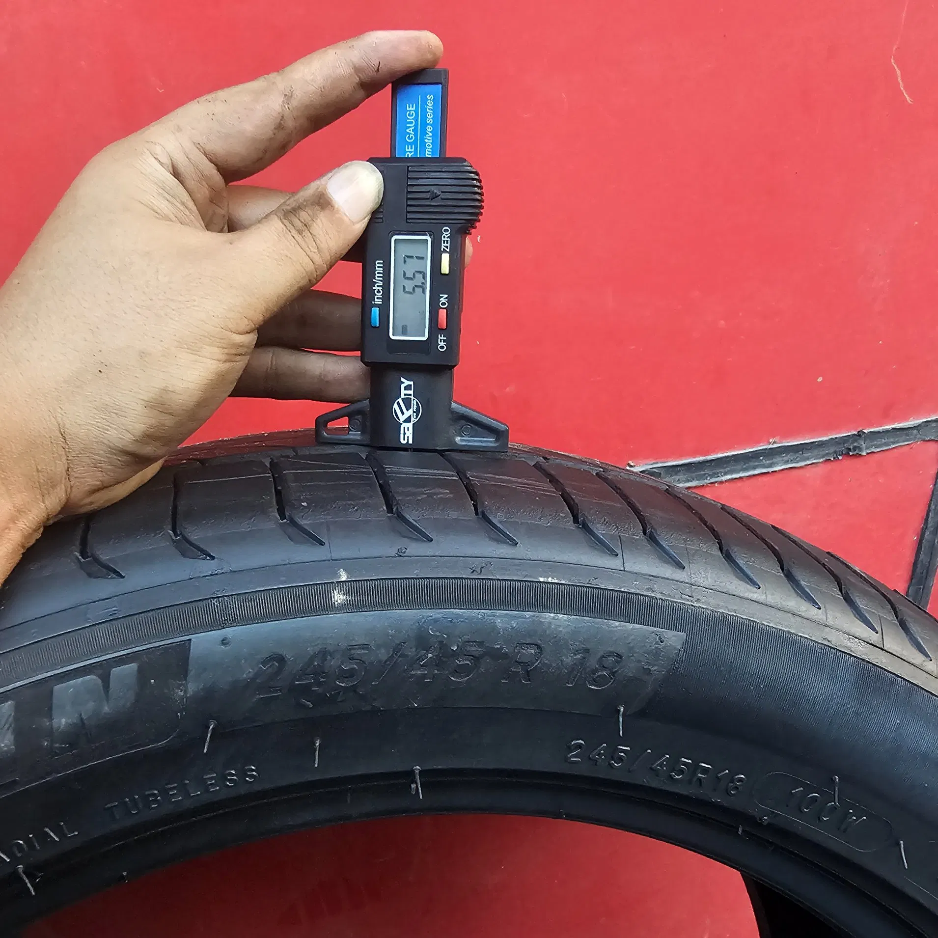 Автошина 245/45R18 с гарантией, б/у