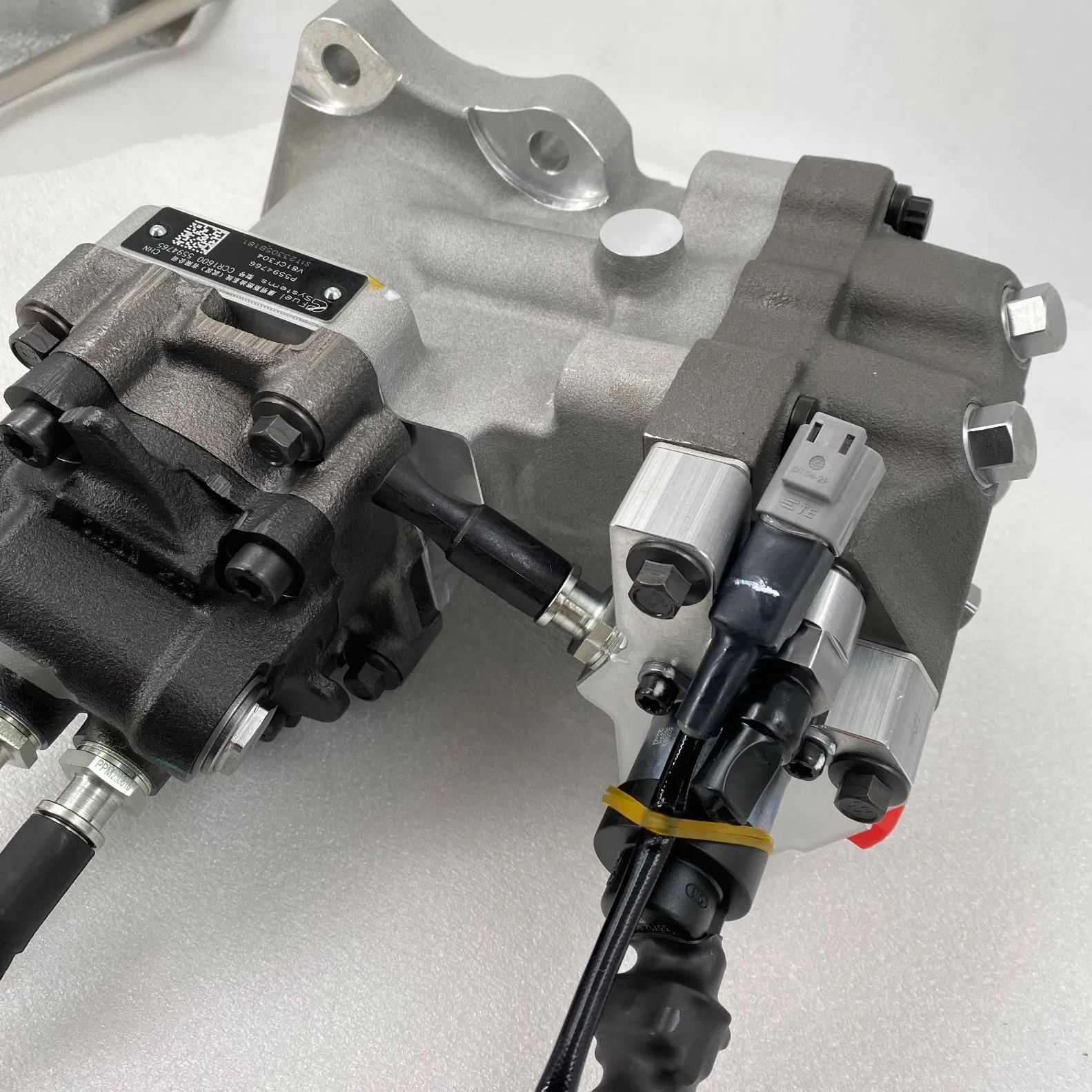 Топливный насос для двигателя ISL8.9 ISC8.3, 5594766