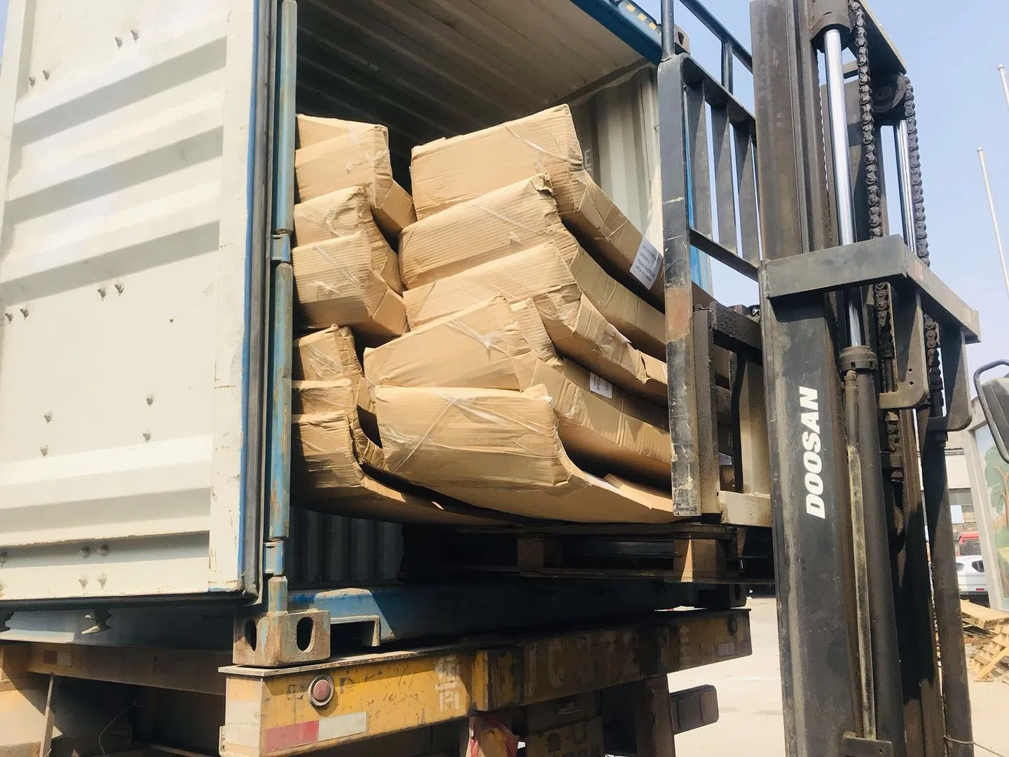 Spoiler Bumper Used in Truck Spare Parts Hino International Freightliner for Isuzu Ford Actros Mack Kw