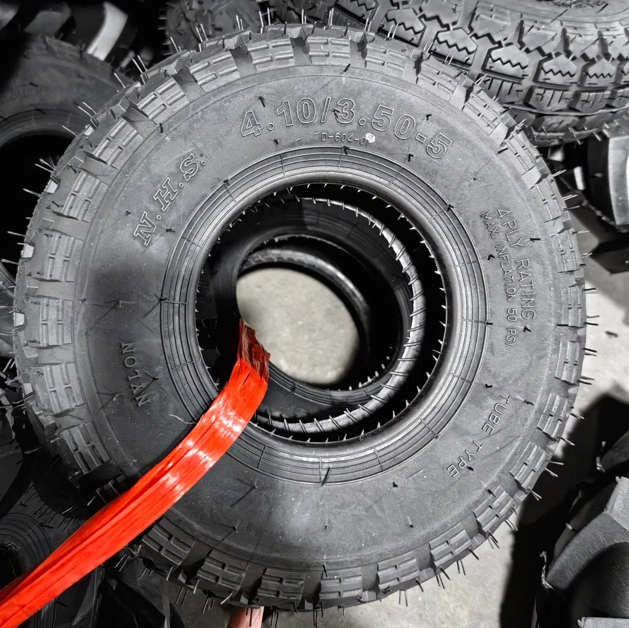 Колесо 3.50/4.10 для садовой тачки