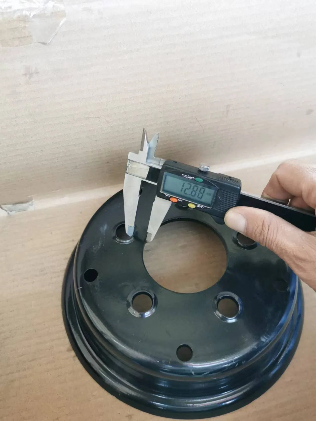 Шина вилочного погрузчика цельнолитая 6.00-9