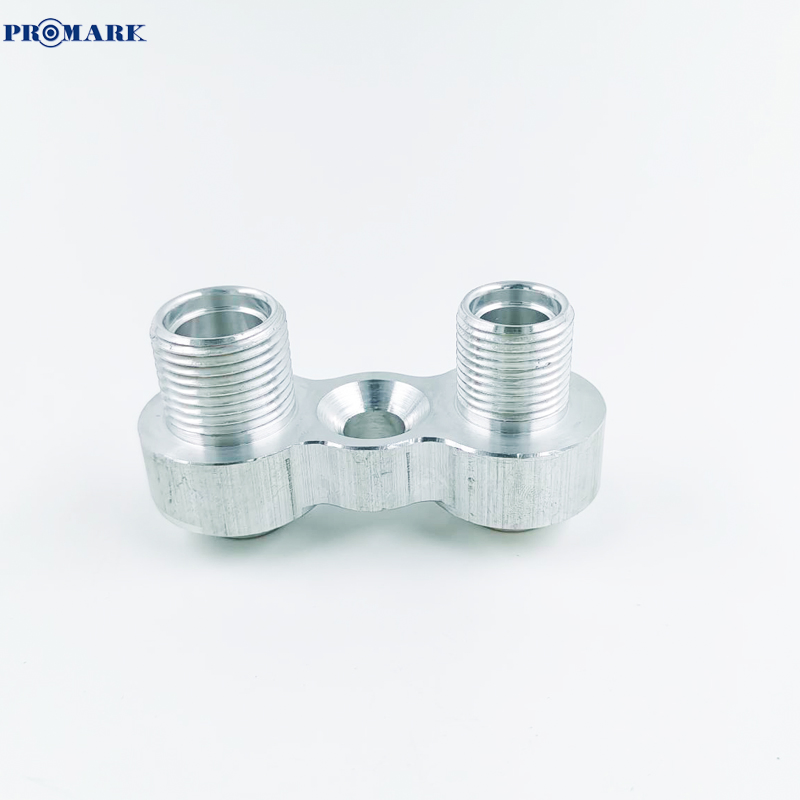 GM Compressor Hose Adapter Straight out Rear Adapter Block Flat Face