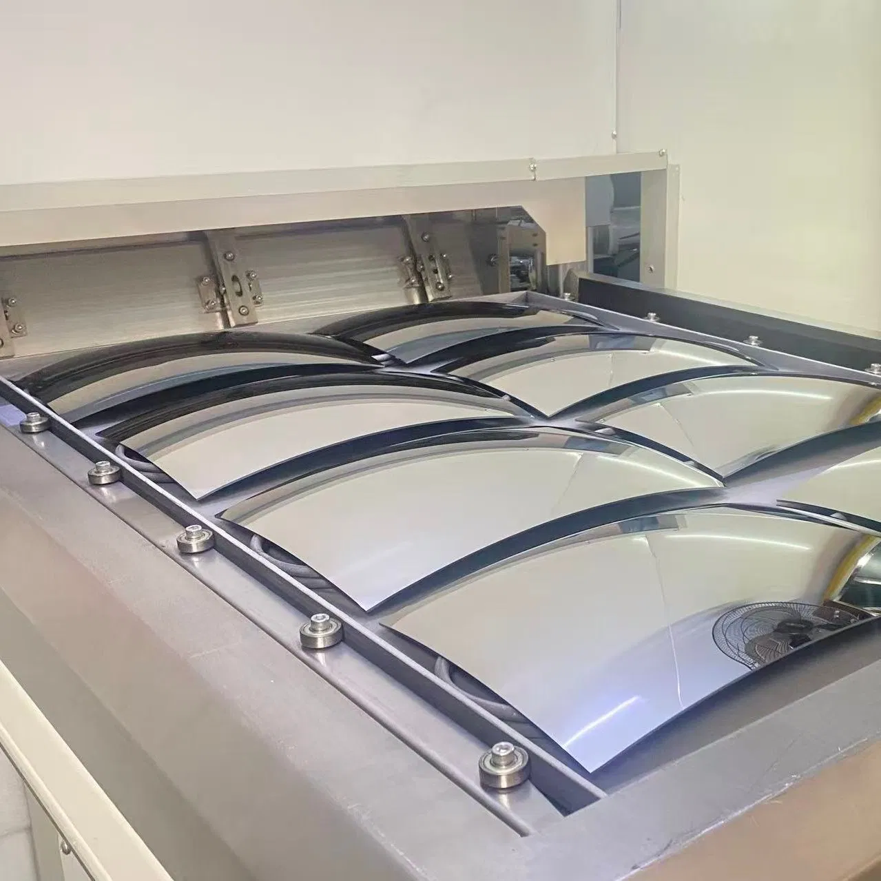 2mm Float Glass Single Chrome Coated Bent Mirror Curved Mirror for Rearview Car