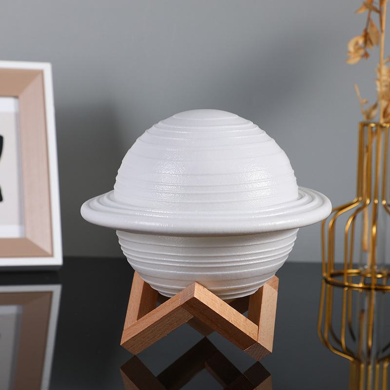 Светодиодная лампа-планета Сатурн для авто